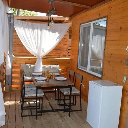 Camping Sea View Twins 2 *
